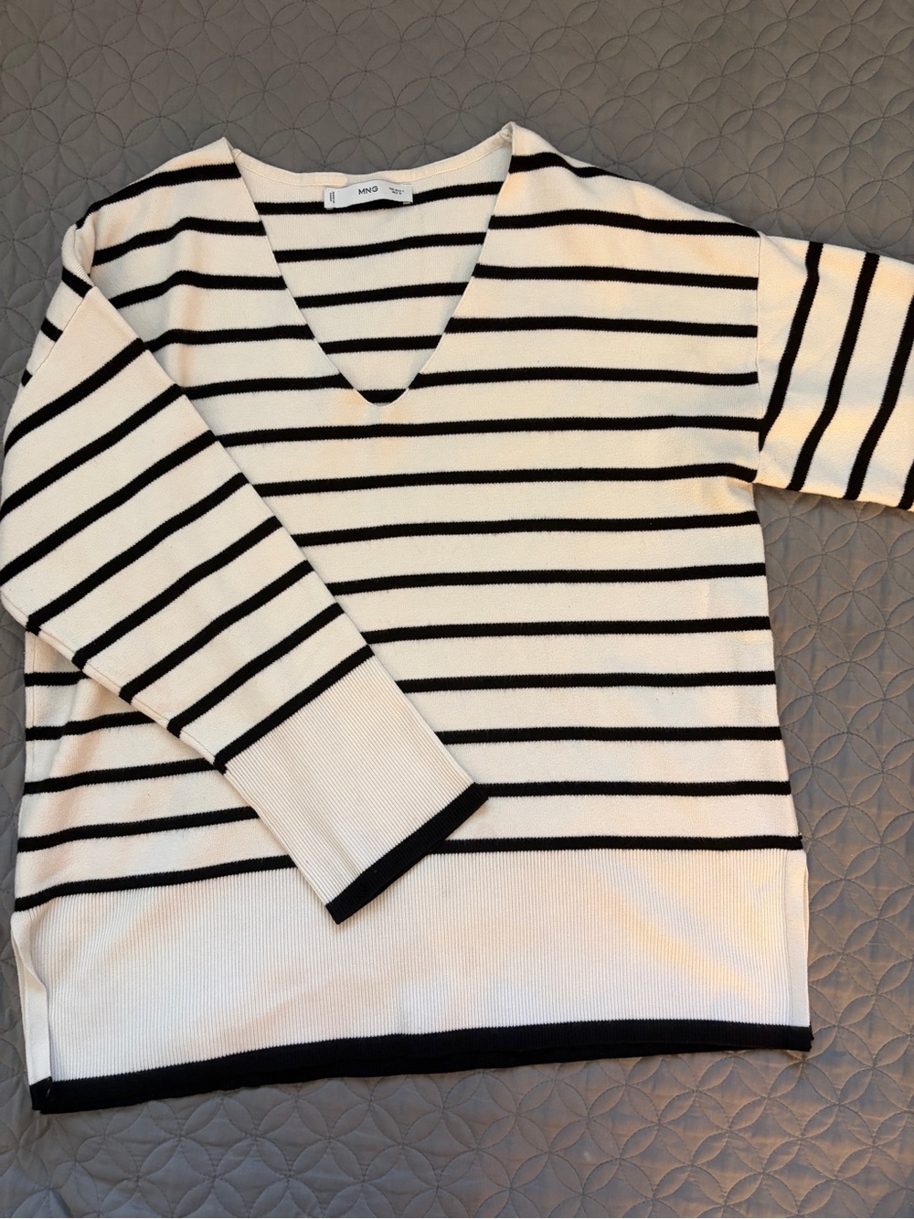 Mango Cream and Black Striped V-Neck Sweater | Women’s Size Large